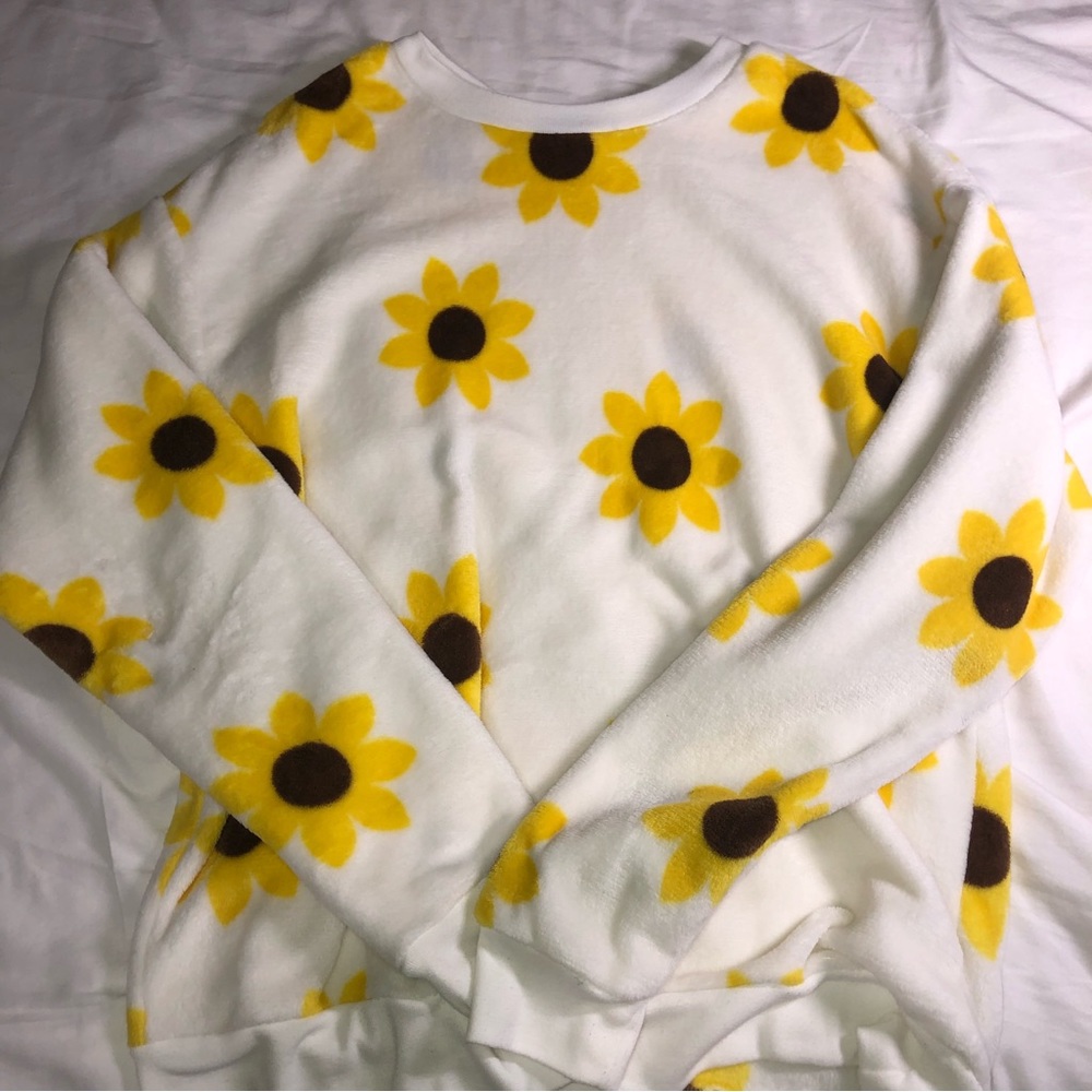 sunflower pattern sleepwear sweater